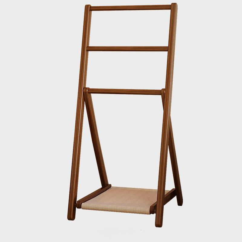 Estante expositor de bambú con estructura triangular modernista minimalista y bordes redondeados para salón