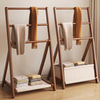 Estante expositor de bambú con estructura triangular modernista minimalista y bordes redondeados para salón