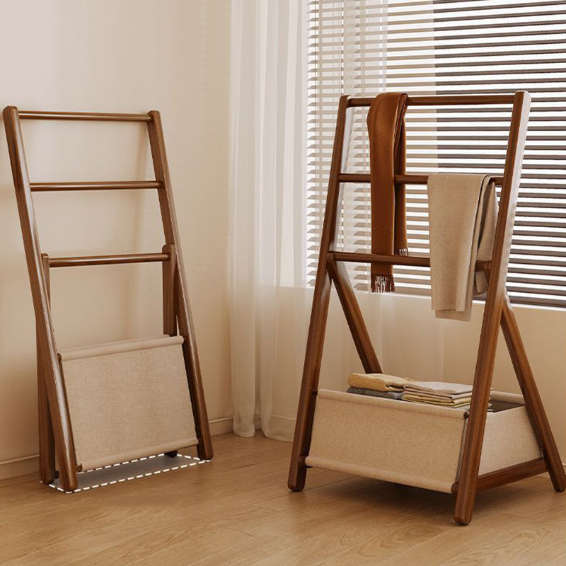 Estante expositor de bambú con estructura triangular modernista minimalista y bordes redondeados para salón