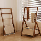 Estante expositor de bambú con estructura triangular modernista minimalista y bordes redondeados para salón