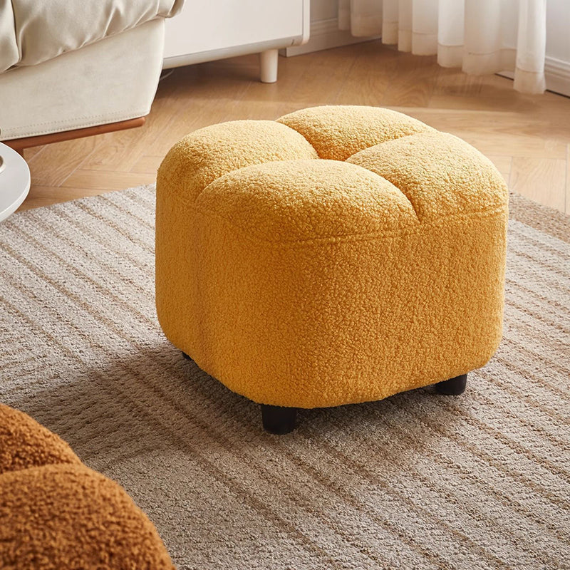 Taburete bajo escandinavo contemporáneo de tejido sherpa cuadrado con base de madera — Sin respaldo y sin brazos, ideal para recibidores y pasillos