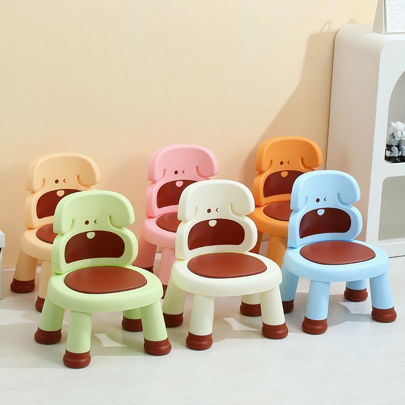 Modern Art Deco Cartoon Dog-Shaped Kids' Low Stool - Armless, Backless, PP Plastic, Living Room Accent