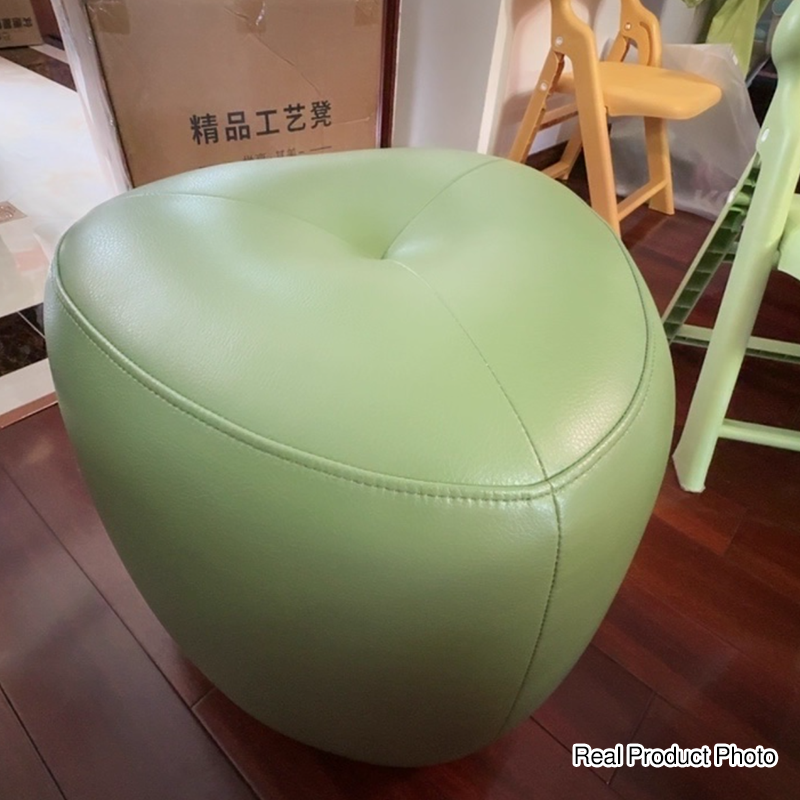 Taburete bajo contemporáneo escandinavo de madera de pino — Acolchado con cuero sintético, diseño de triángulo redondeado, asiento sin respaldo ni reposabrazos para sala de estar