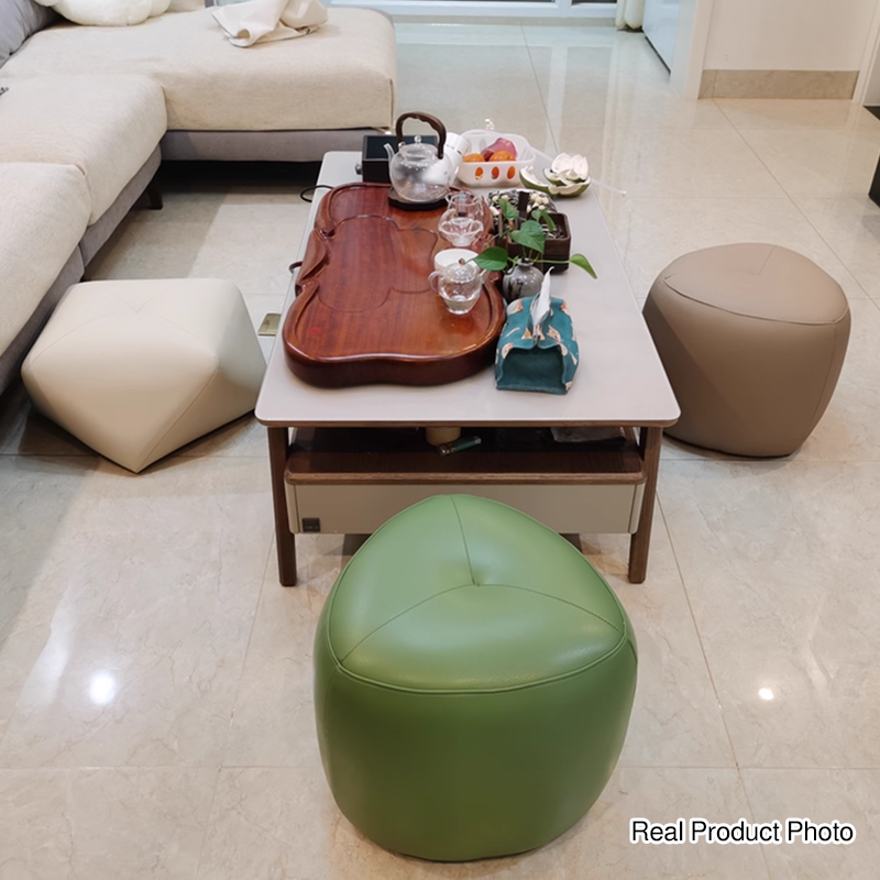 Taburete bajo contemporáneo escandinavo de madera de pino — Acolchado con cuero sintético, diseño de triángulo redondeado, asiento sin respaldo ni reposabrazos para sala de estar