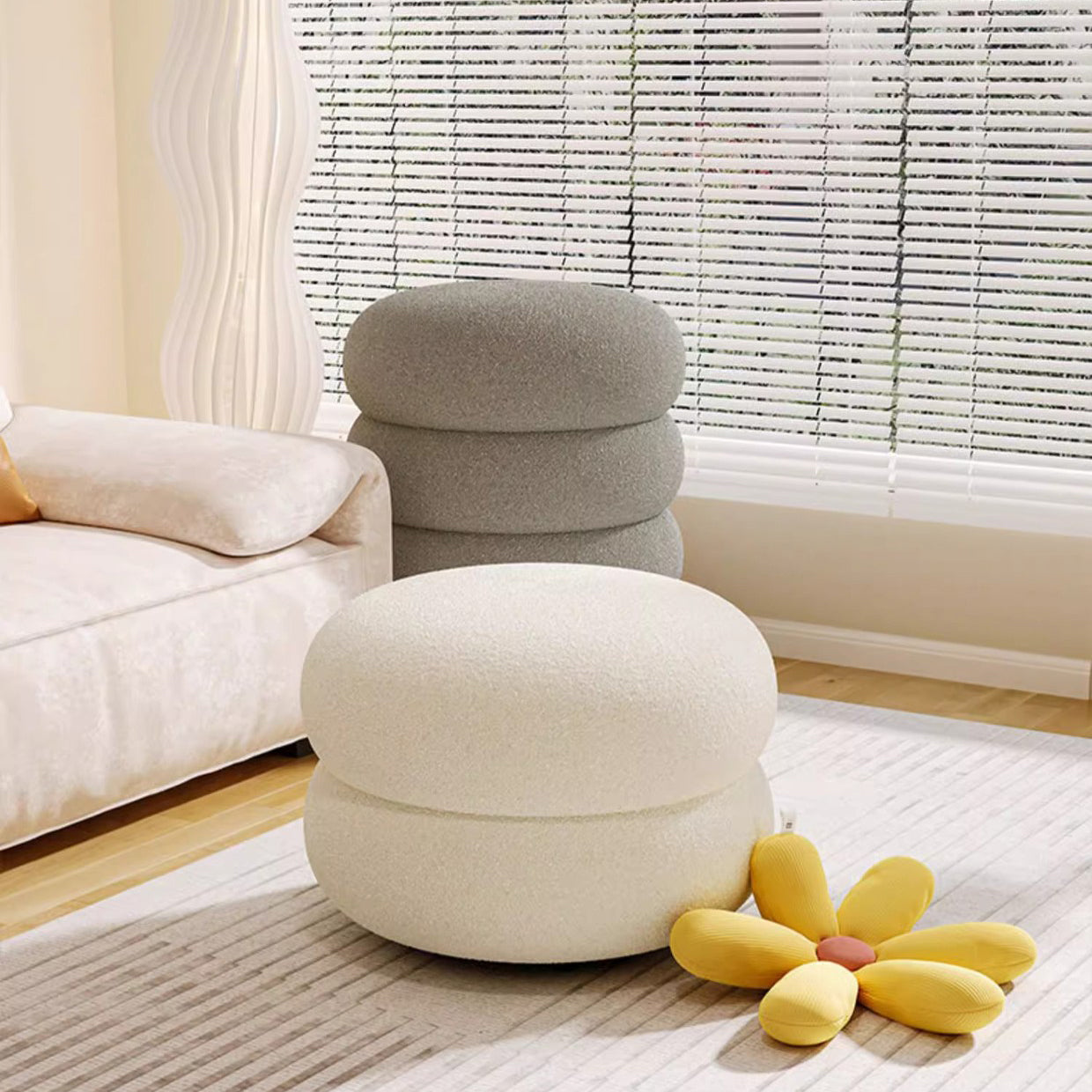 Taburete Bajo Redondo Plano de Madera Maciza con Tejido Sherpa, Estilo Moderno Minimalista, Para Sala de Estar
