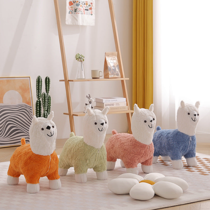 Modern Art Deco Alpaca-Shaped Solid Wood Kids' Stool — Low-Profile, Silk-Floss Finish, Perfect for Living Rooms