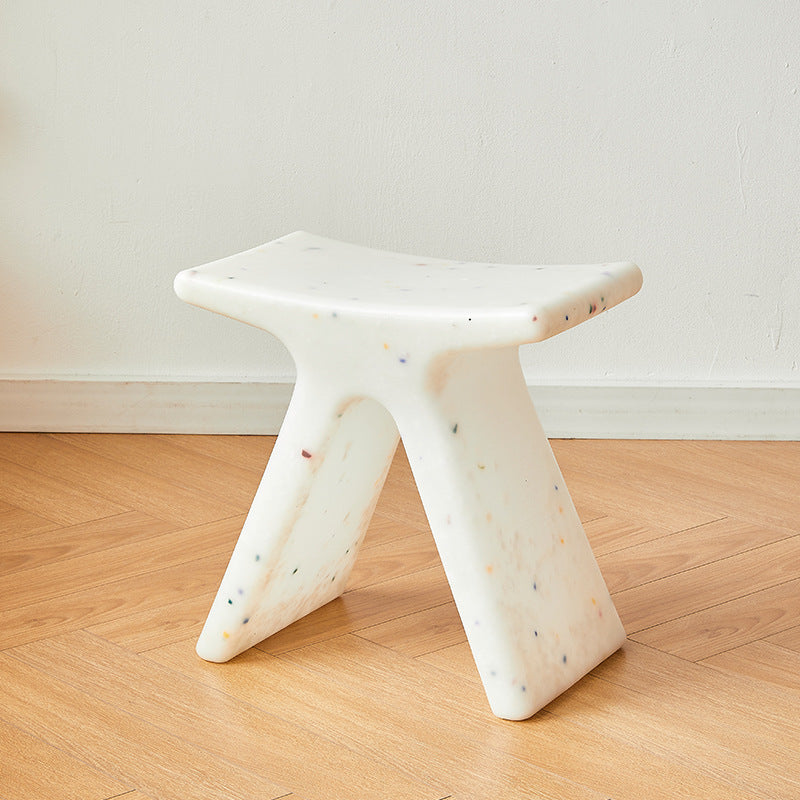 Modern Minimalist Geometric PE Plastic Kids' Low Stool — Backless & Armless, Hallway-Ready
