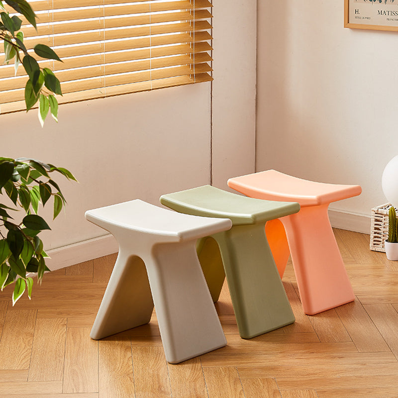 Modern Minimalist Geometric PE Plastic Kids' Low Stool — Backless & Armless, Hallway-Ready