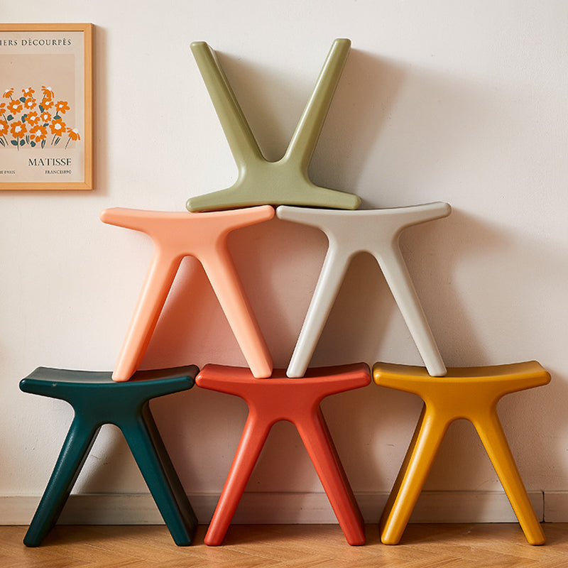 Modern Minimalist Geometric PE Plastic Kids' Low Stool — Backless & Armless, Hallway-Ready