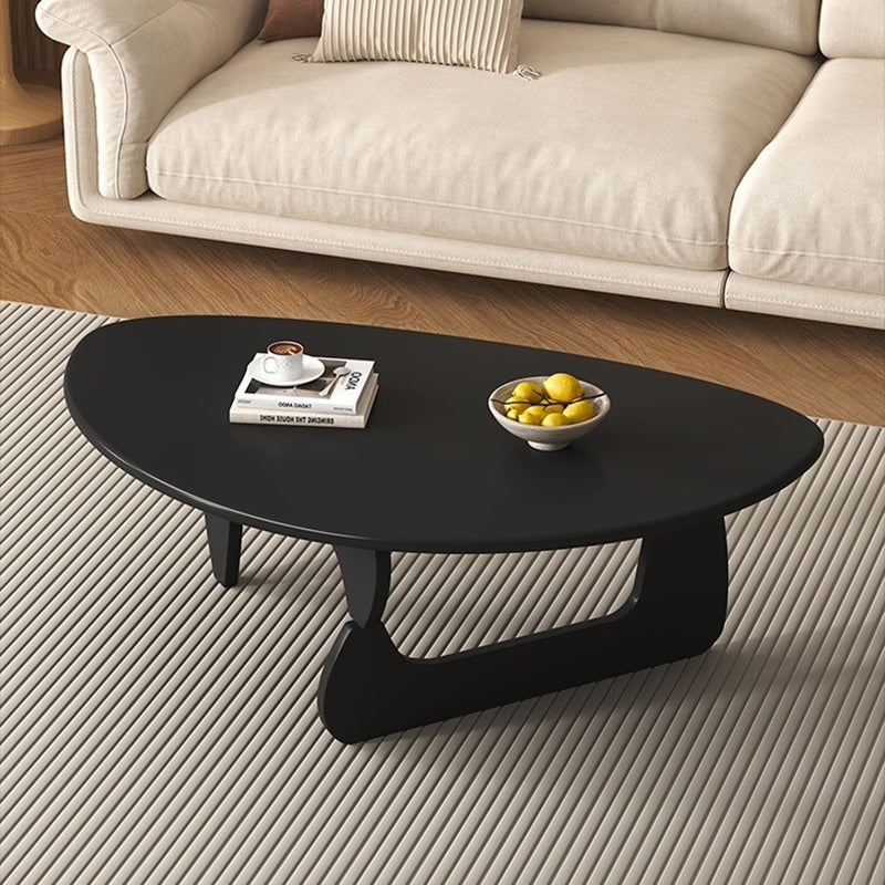 Mesa de centro tradicional japonesa de caucho con diseño de triángulo redondeado de 1 nivel para sala de estar