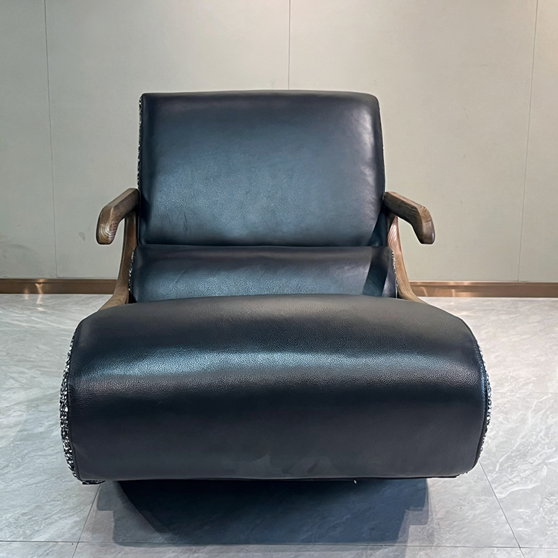 Timeless Retro Lounge Chair — Sturdy Genuine Leather Backrest & Armrests, Perfect Bedroom Accent