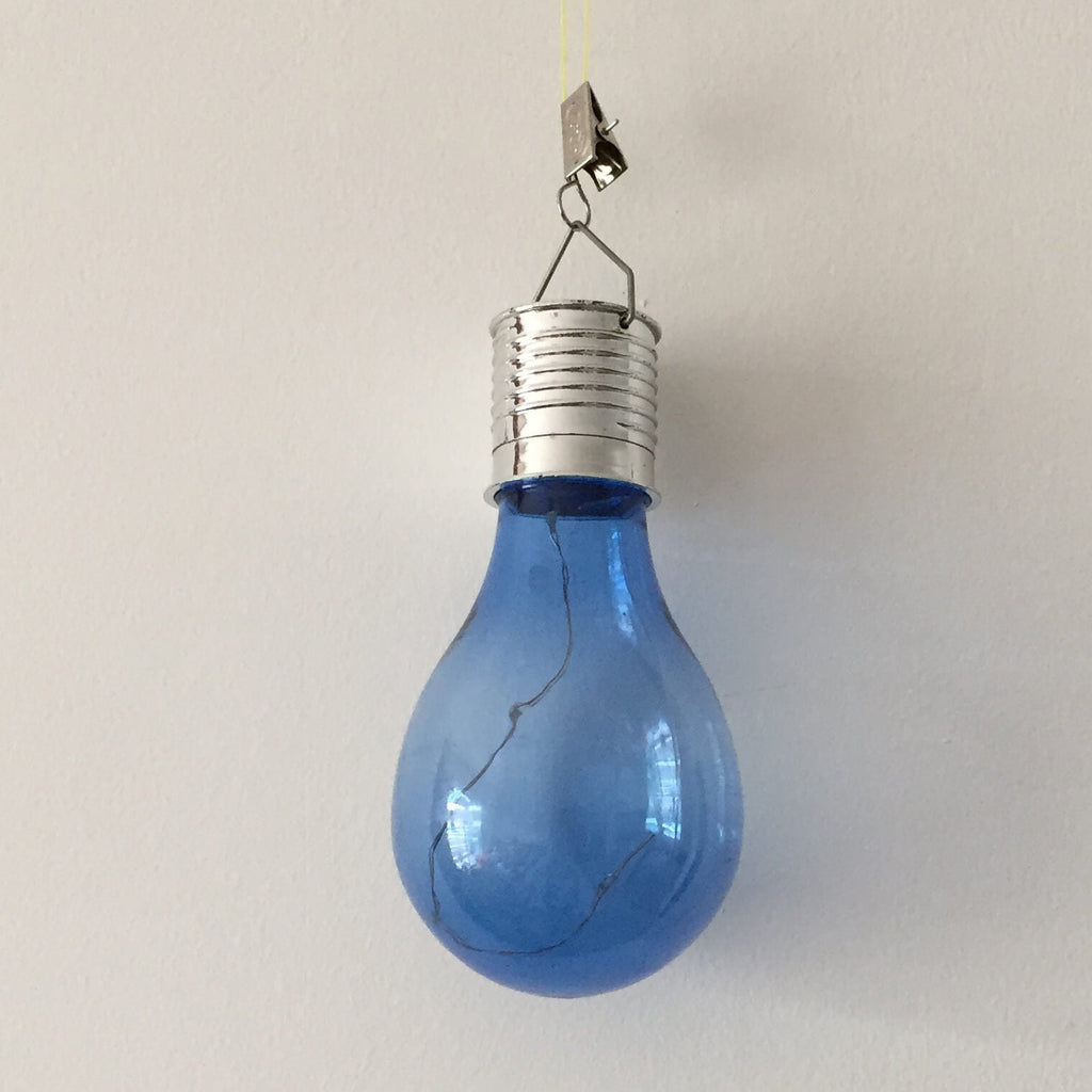 Bombillas de colores creativas, de plástico, solares, LED, luz colgante para exteriores
